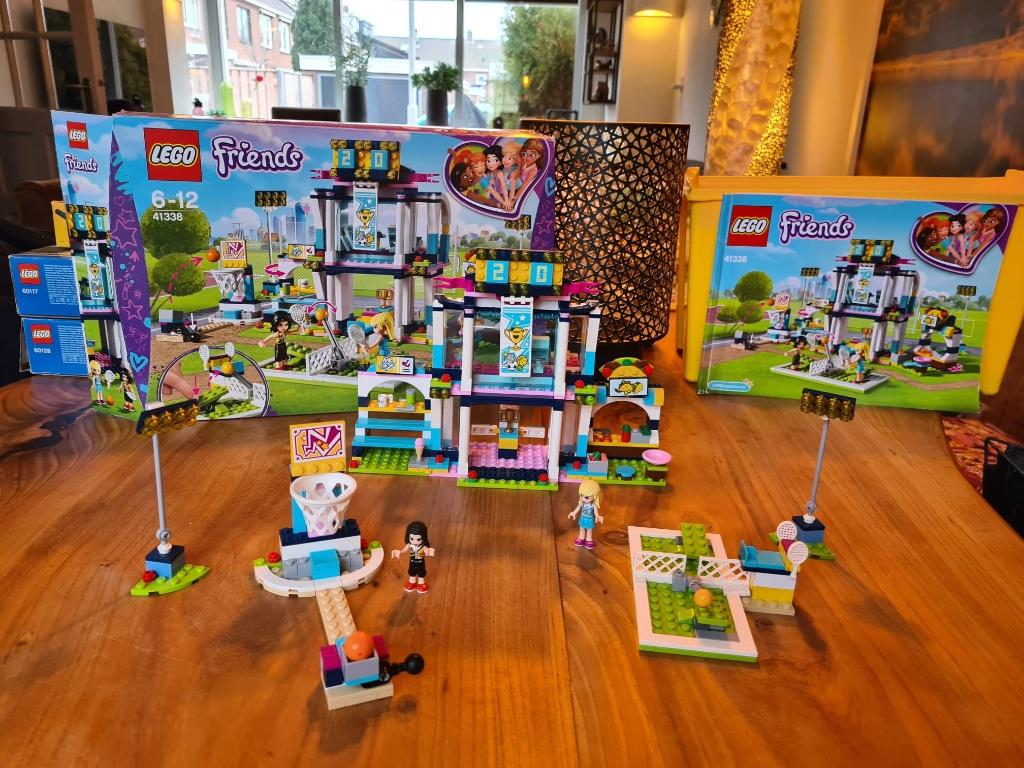 Lego Friends Stephanie's Sportstadion 41338 - compleet., Lego, Friends, Ophalen of Verzenden, Zo goed als nieuw
