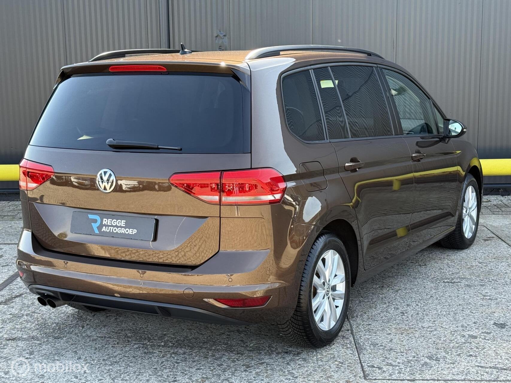 Volkswagen Touran 1.4 TSI Comfortline 7p AUTOMAAT | TOPSTAAT, Gebruikt, 4 cilinders, 7 stoelen, 19 km/l