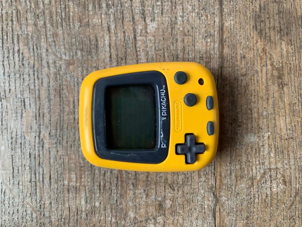 Nintendo pocket pikachu tamachochi  1998, Spelcomputers en Games, Verzenden, Gebruikt, Game Boy Pocket