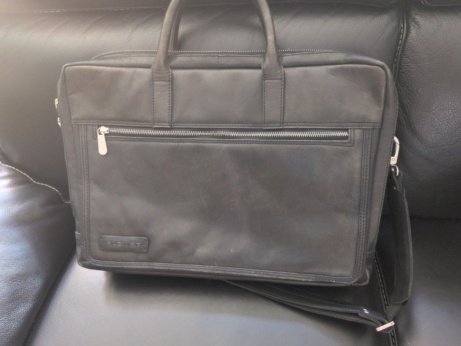 Plevier Laptoptas Echt Leer met Draagband - 30x43 cm, Computers en Software, Laptoptassen, Gebruikt, Ophalen of Verzenden, Zwart