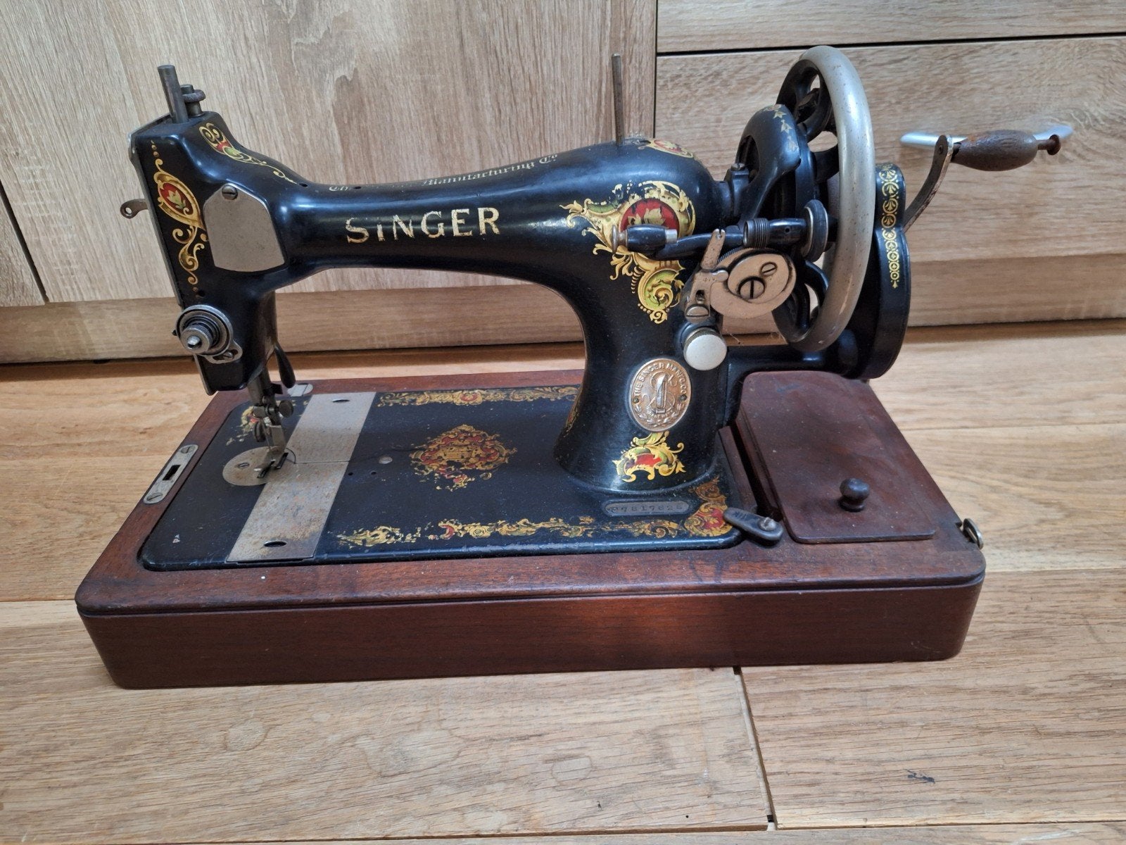 singer hand naaimachine .met opberg koffer., Ophalen