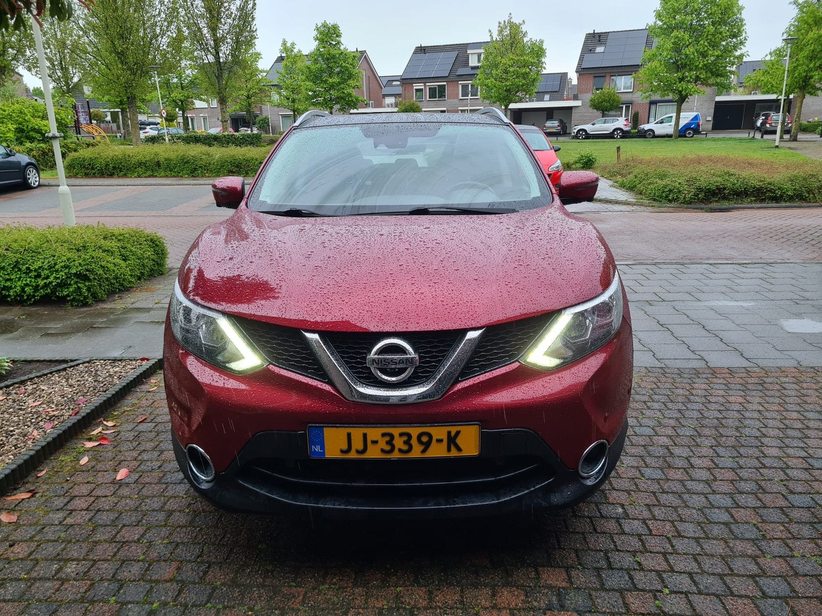 Nissan Qashqai 1.2 Dig-t 85KW 2WD CVT 2016 Rood, Auto's, Nissan, Automaat, 4 cilinders, Bedrijf, Lederen bekleding