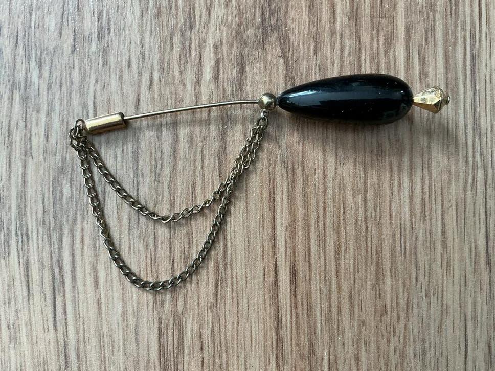 Vintage Hoedenspeld met Zwarte Kraal en goudkleurige Ketting, Sieraden, Tassen en Uiterlijk, Overige materialen, 4 tot 7 cm, Zwart