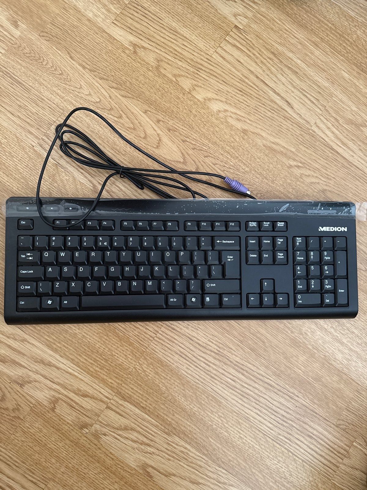 Medion KB-0837 Bedraad Toetsenbord - QWERTY US-Int, Computers en Software, Toetsenborden, Ophalen of Verzenden, Qwerty, Gebruikt