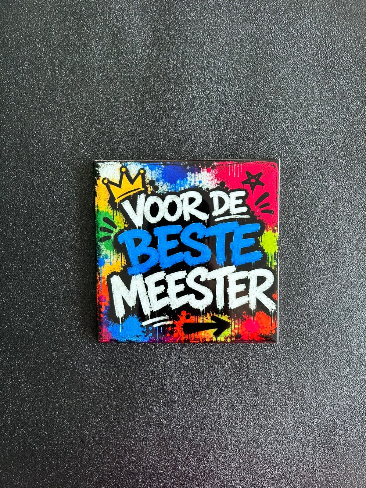 Tegel voor de beste meester, Hobby en Vrije tijd, Ophalen of Verzenden, Nieuw