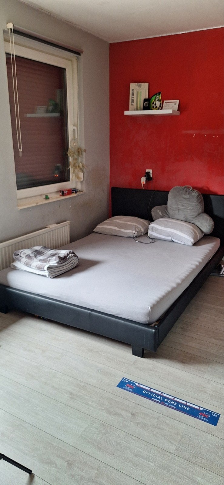 Tweepersoonsbed 140x200 met lattenbodem, gratis af te halen, Huis en Inrichting, Ophalen, Overige materialen, Gebruikt, Zwart