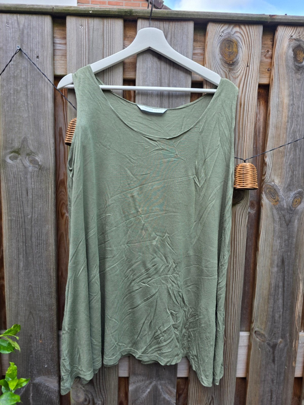 Groene mouwloze top van Normal Crazy one size, Maat 38/40 (M), Ophalen of Verzenden, Normal Crazy, Zonder mouw