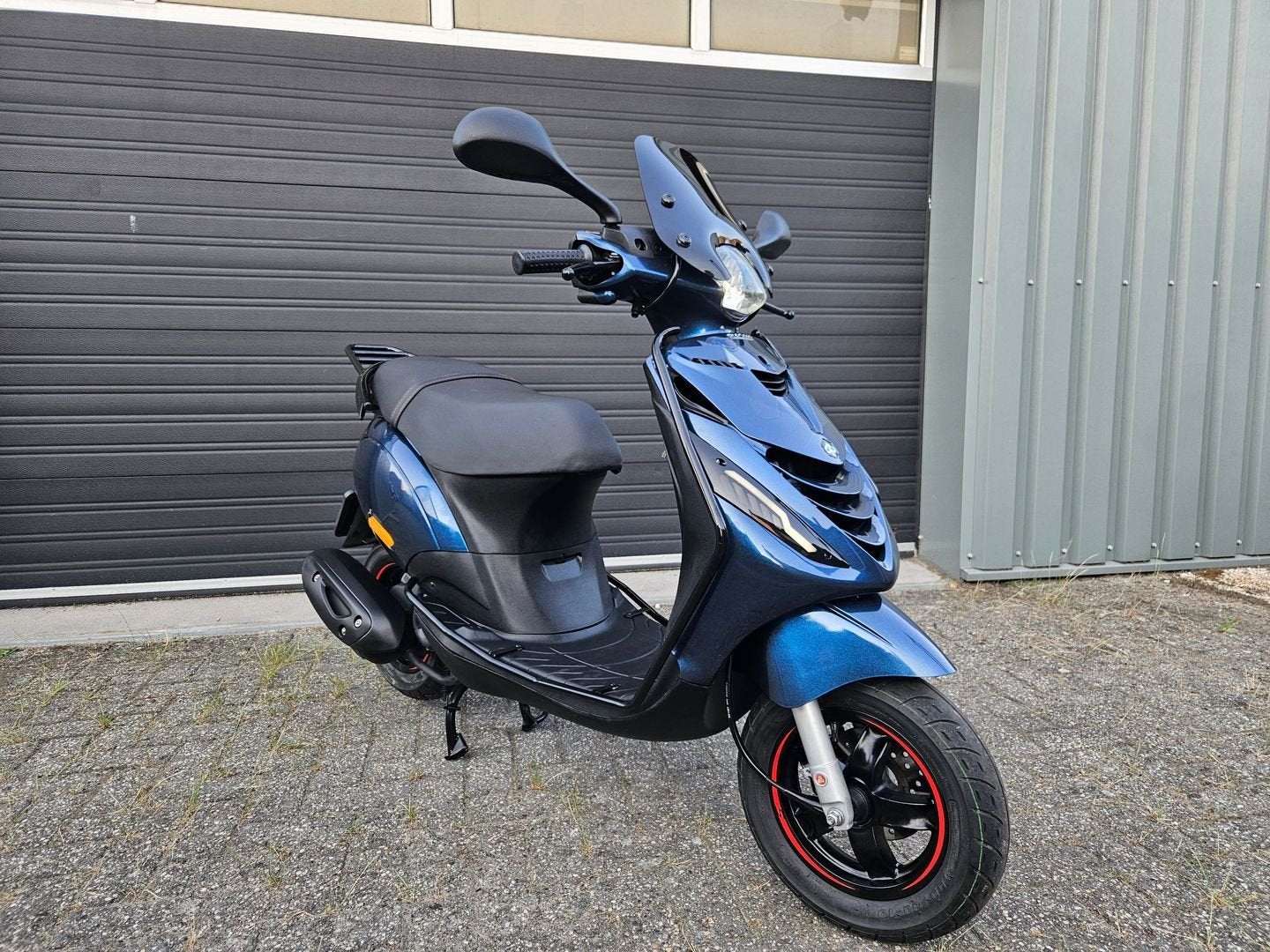 PIAGGIO ZIP 50 4T E4 BROM 2020 DIAMOND BLEU 7070KM + OPTIES, Maximaal 45 km/u, Onbekend, Ophalen of Verzenden, Zo goed als nieuw