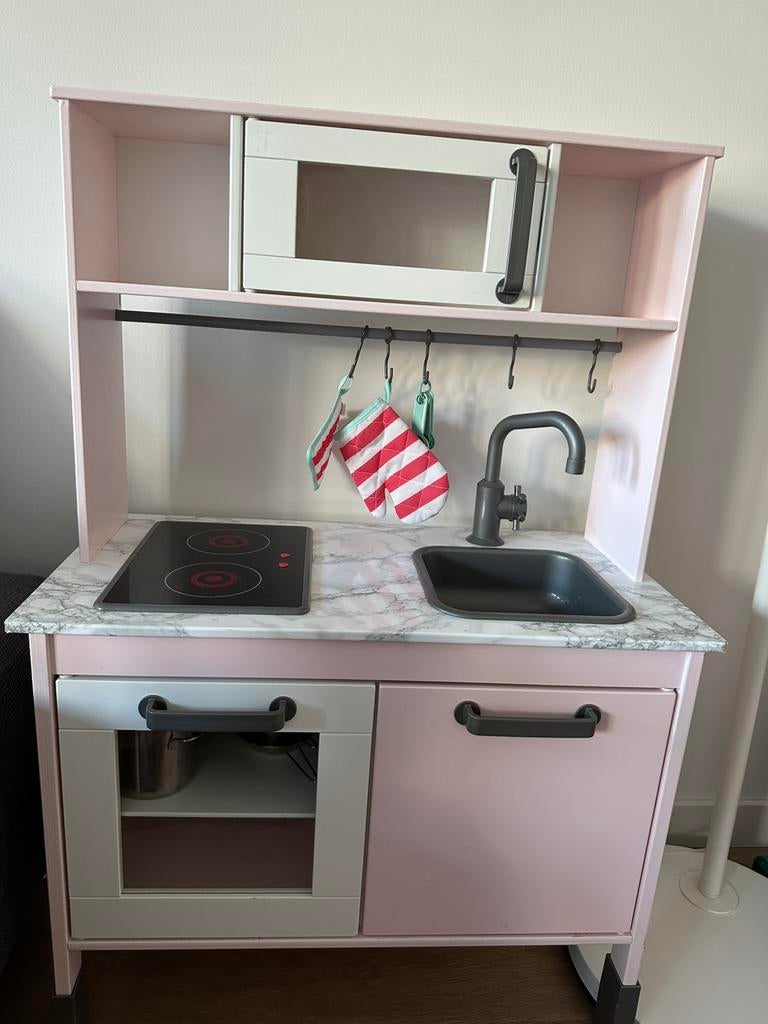 Ikea keuken Duktig gepimpt roze, Ophalen, Zo goed als nieuw