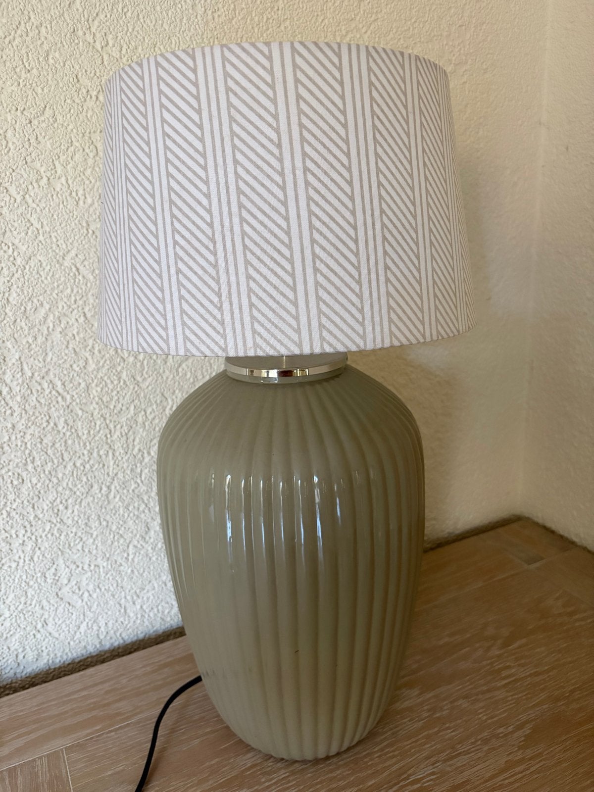 2 Riviera Maison tafellampen met kap taupe samen 50 euro, Keramiek, Riviera Maison, Met kap, Landelijk