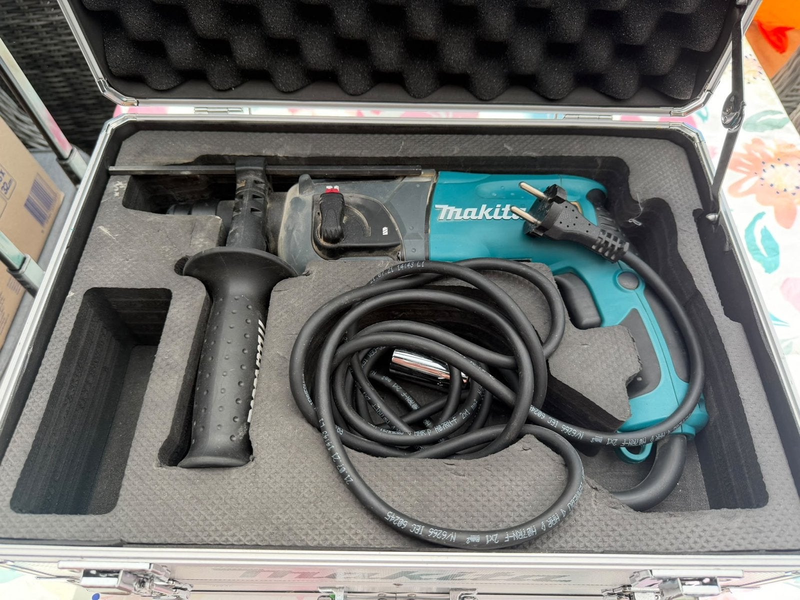 Makita Boorhamer met SDS-plus borenset in koffer, Ophalen, Boor- en/of Breekhamer, Klopboormechanisme, Gebruikt