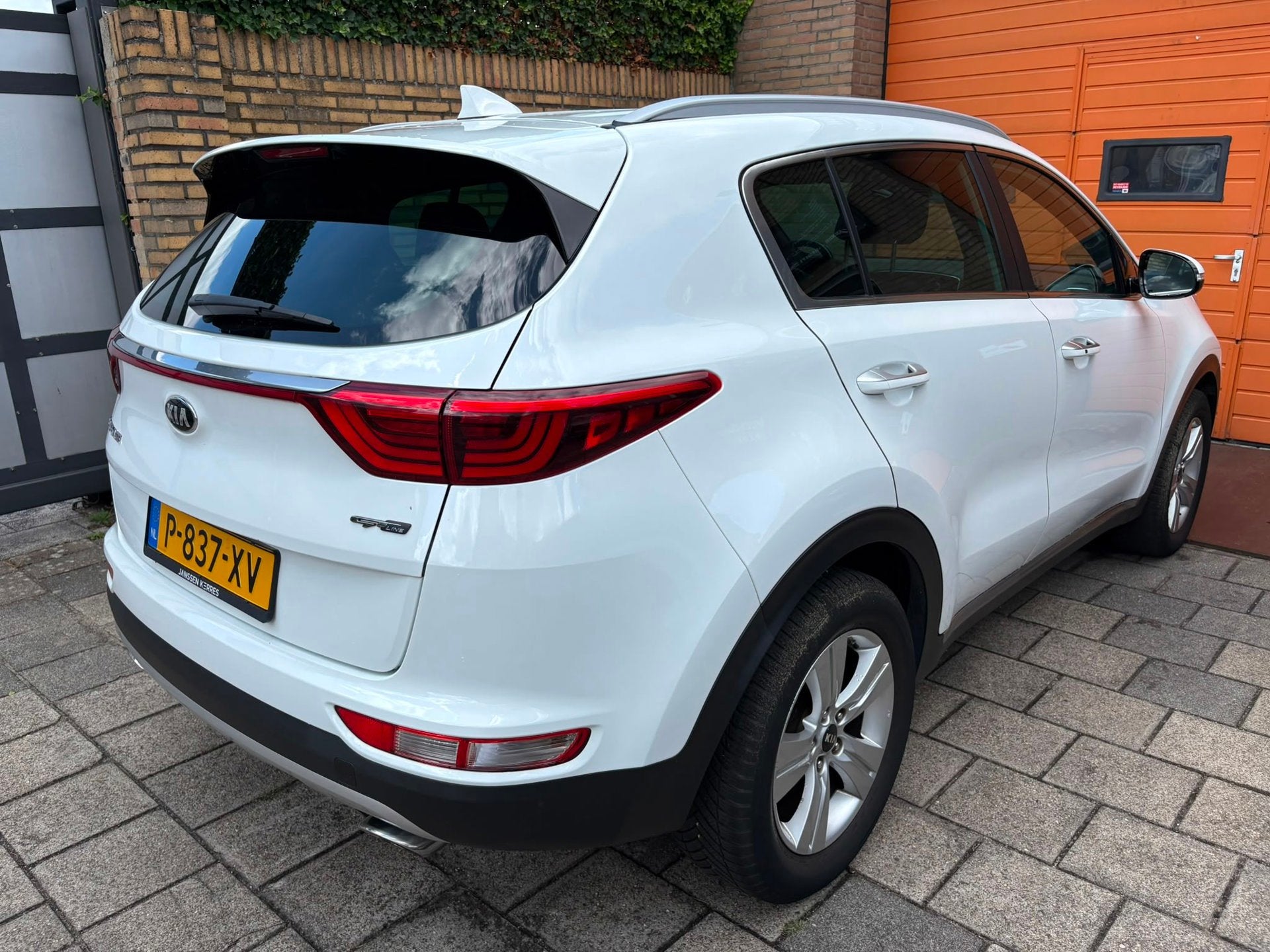 Kia Sportage 1.6 T-GDI GT-Line First Edition, Auto's, Voorwielaandrijving, Gebruikt, 4 cilinders, Leder en Stof