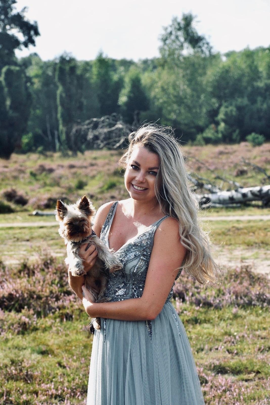 Lieve hondenliefhebster met veel ervaring en gek op honden, Ophalen
