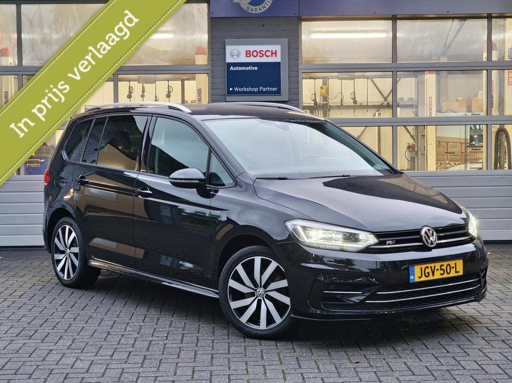Volkswagen Touran 1.5 TSI DSG United R-line 7p|LED Matrix|7-, Auto's, 15 km/l, 4 cilinders, 7 stoelen, Zwart