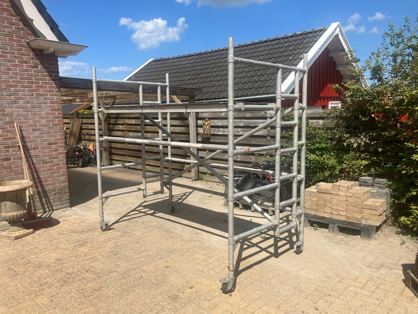 Steiger met wielen - Ideaal voor klussen rondom huis, Ophalen, Gebruikt, Rolsteiger of Kamersteiger, Minder dan 2 meter