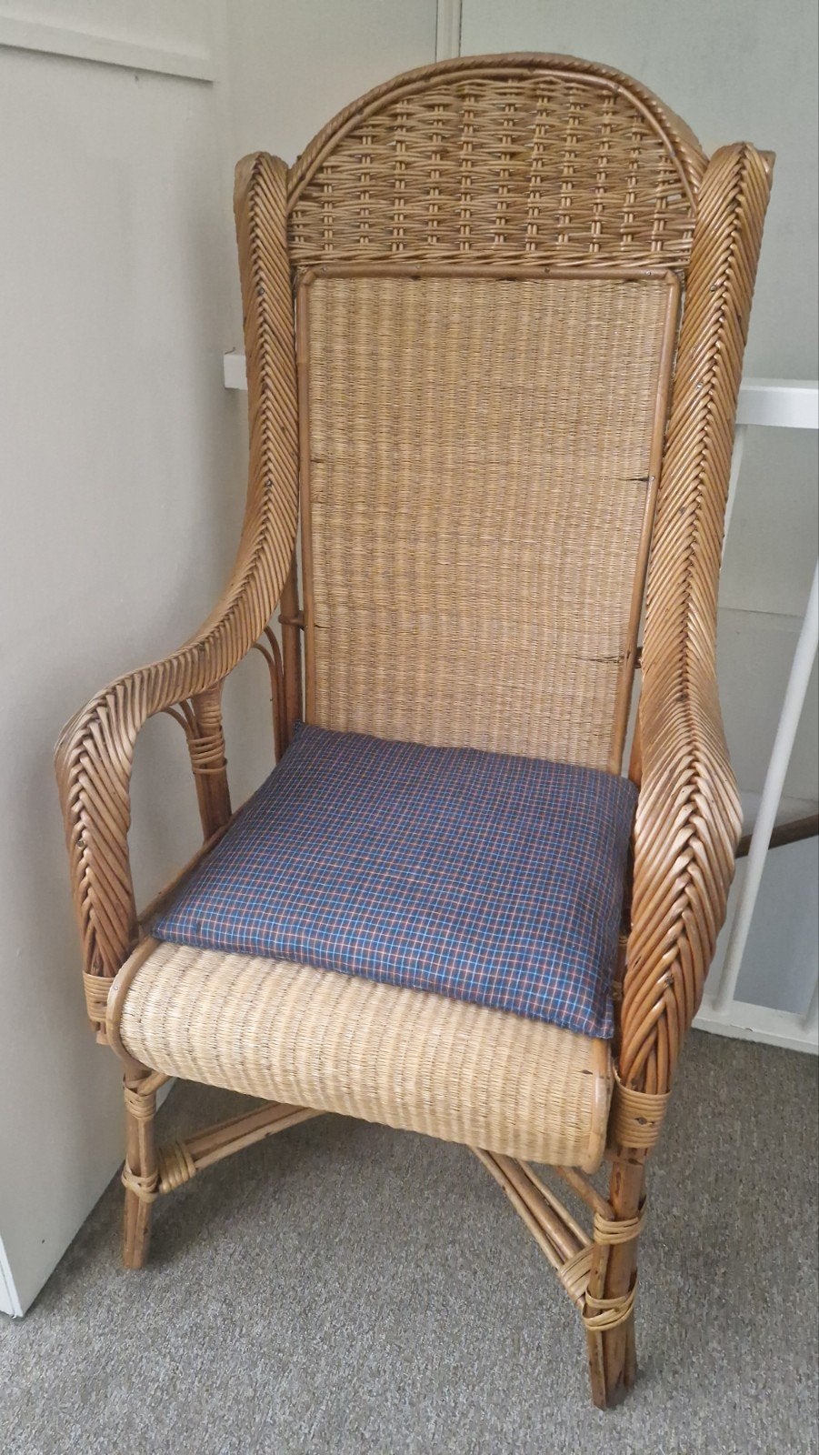 Rotan stoel met kussen, Gebruikt, Bruin, Ophalen of Verzenden, Riet of Rotan