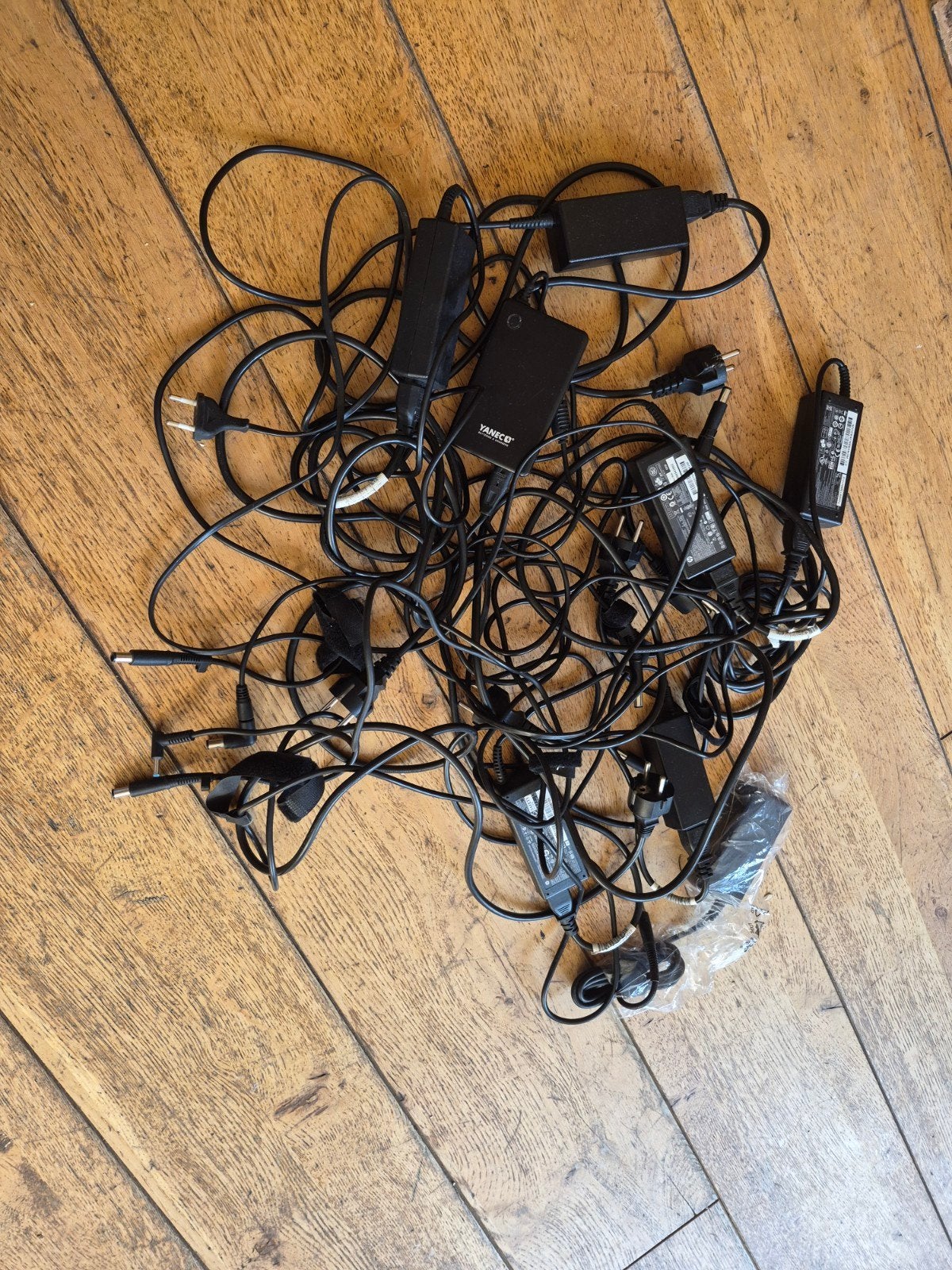 8 HP laptop adapters ZGAN (1 nieuw), Ophalen, Nieuw