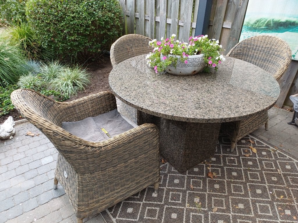 ronde, granieten tuintafel - 120 cm diameter, Ophalen, Zo goed als nieuw, Rond, Kunststof