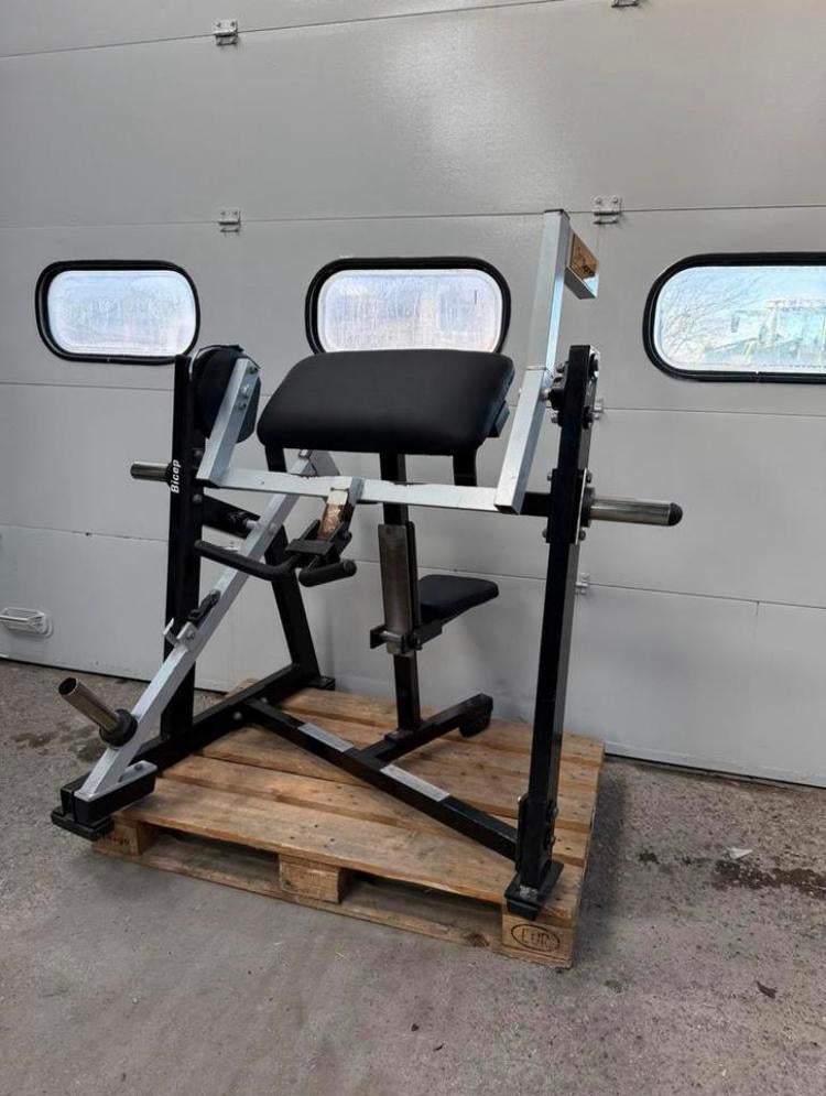 Jack Sports Bicep curl / Plate Loaded / biceps machine, Sport en Fitness, Ophalen, Benen, Gebruikt, -