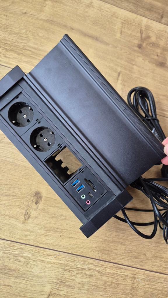 Icy Box inbouw stekkerdoos met USB en audio, Ophalen of Verzenden