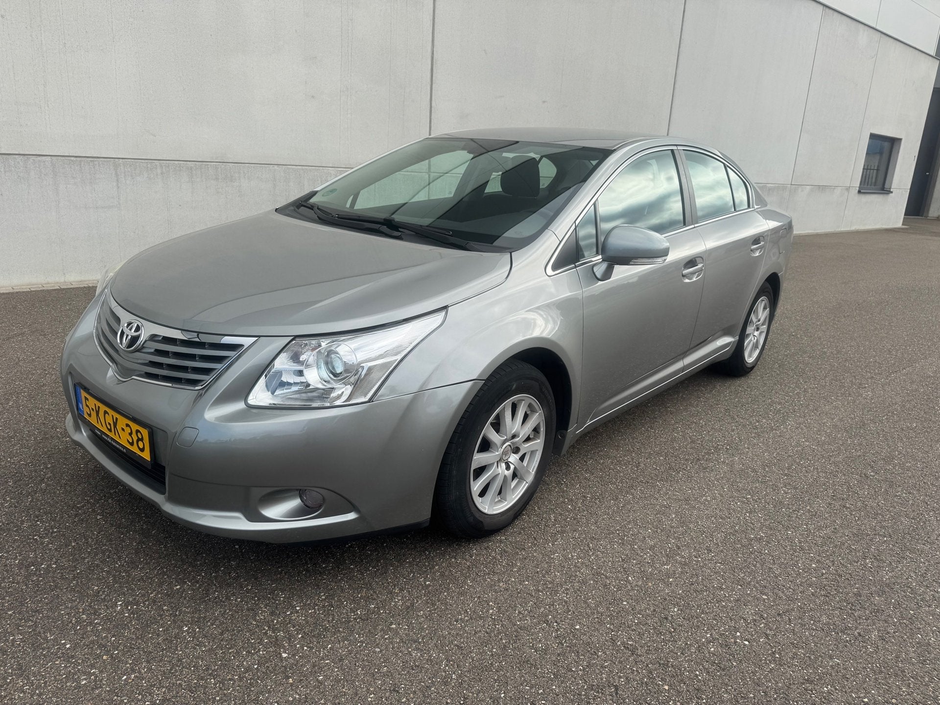 Toyota Avensis 1.8 VVTi Dynamic, Auto's, Toyota, Voorwielaandrijving, Bedrijf, Handgeschakeld, Sedan