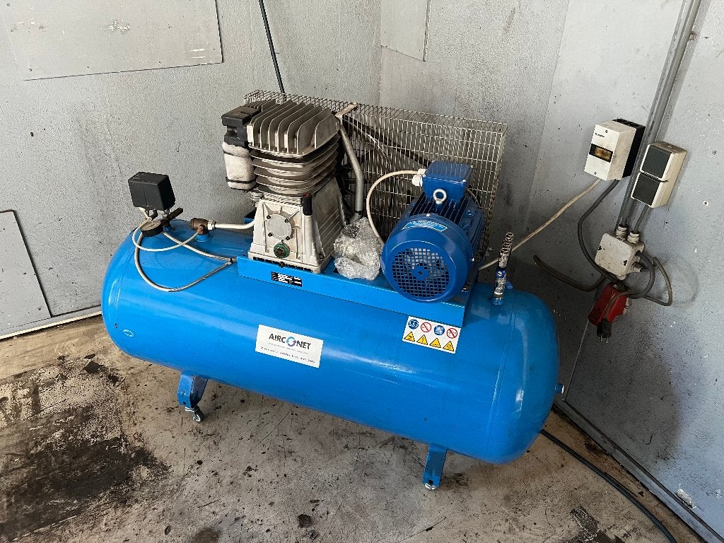 Geweldige Compressor 270 liter 380V + thermisch beveiliging, Ophalen, Mobiel, Gebruikt, 800 liter/min of meer