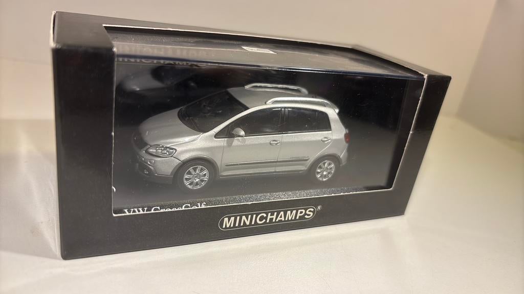 Volkswagen cross golf minichamps 1.43