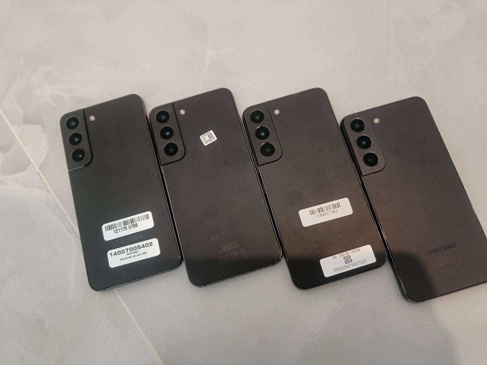 4x Samsung Galaxy S22 5G met eSIM, Telecommunicatie, Mobiele telefoons | Samsung, 128 GB, Ophalen, Zwart, Galaxy S22