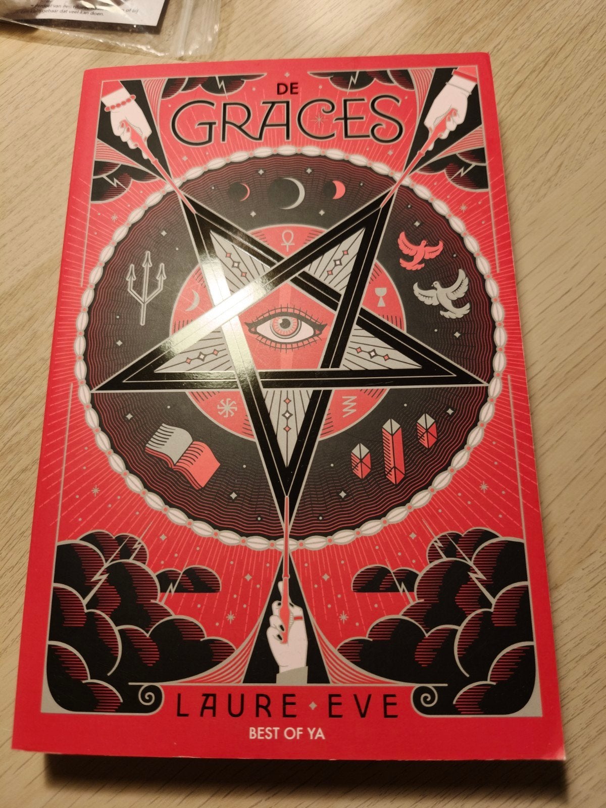 De Graces - Laure Eve (Best of YA), Ophalen of Verzenden, Zo goed als nieuw, Laure Eve