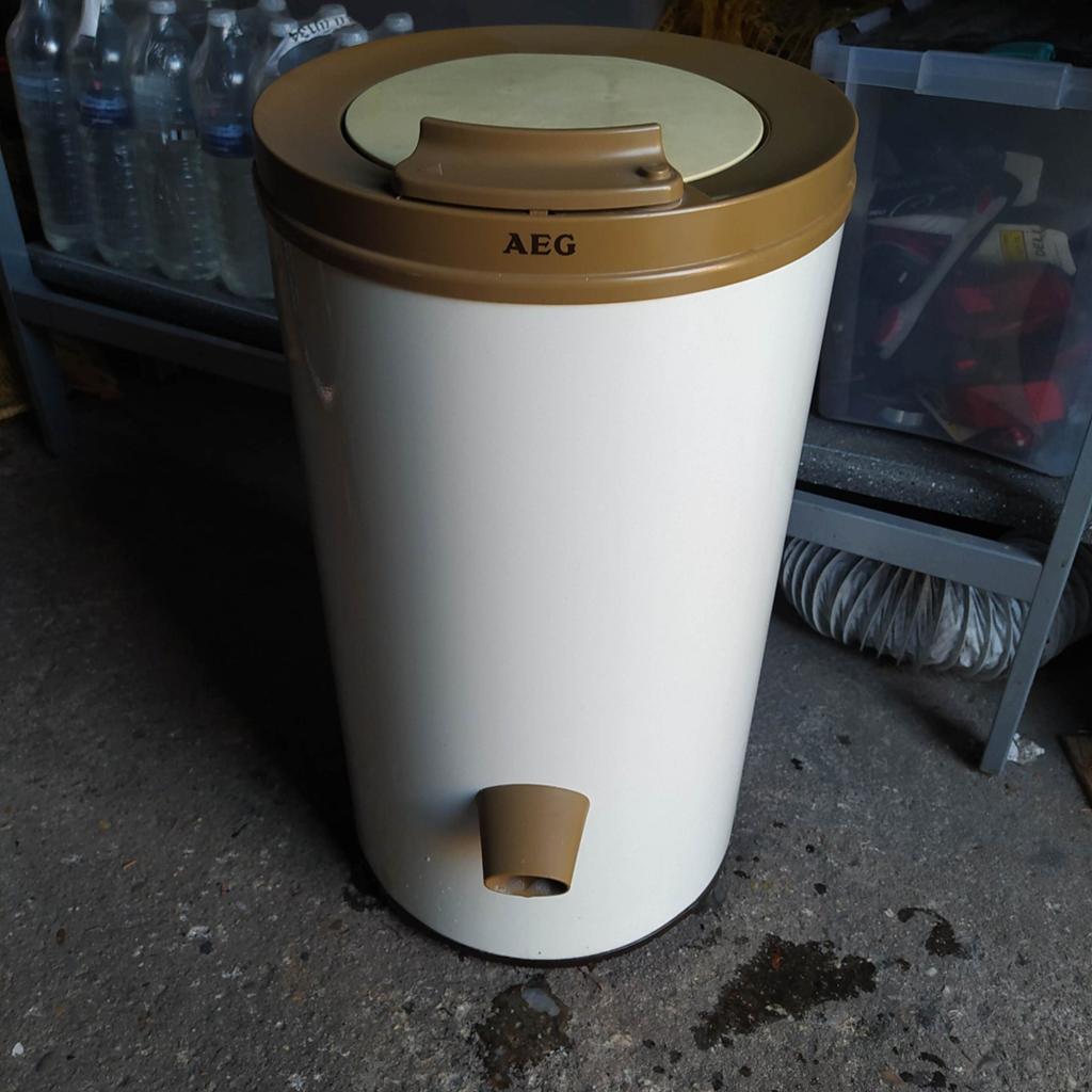 Perfect werkende aeg centrifuge, Witgoed en Apparatuur, Ophalen, Zo goed als nieuw, Overige typen, Minder dan 85 cm