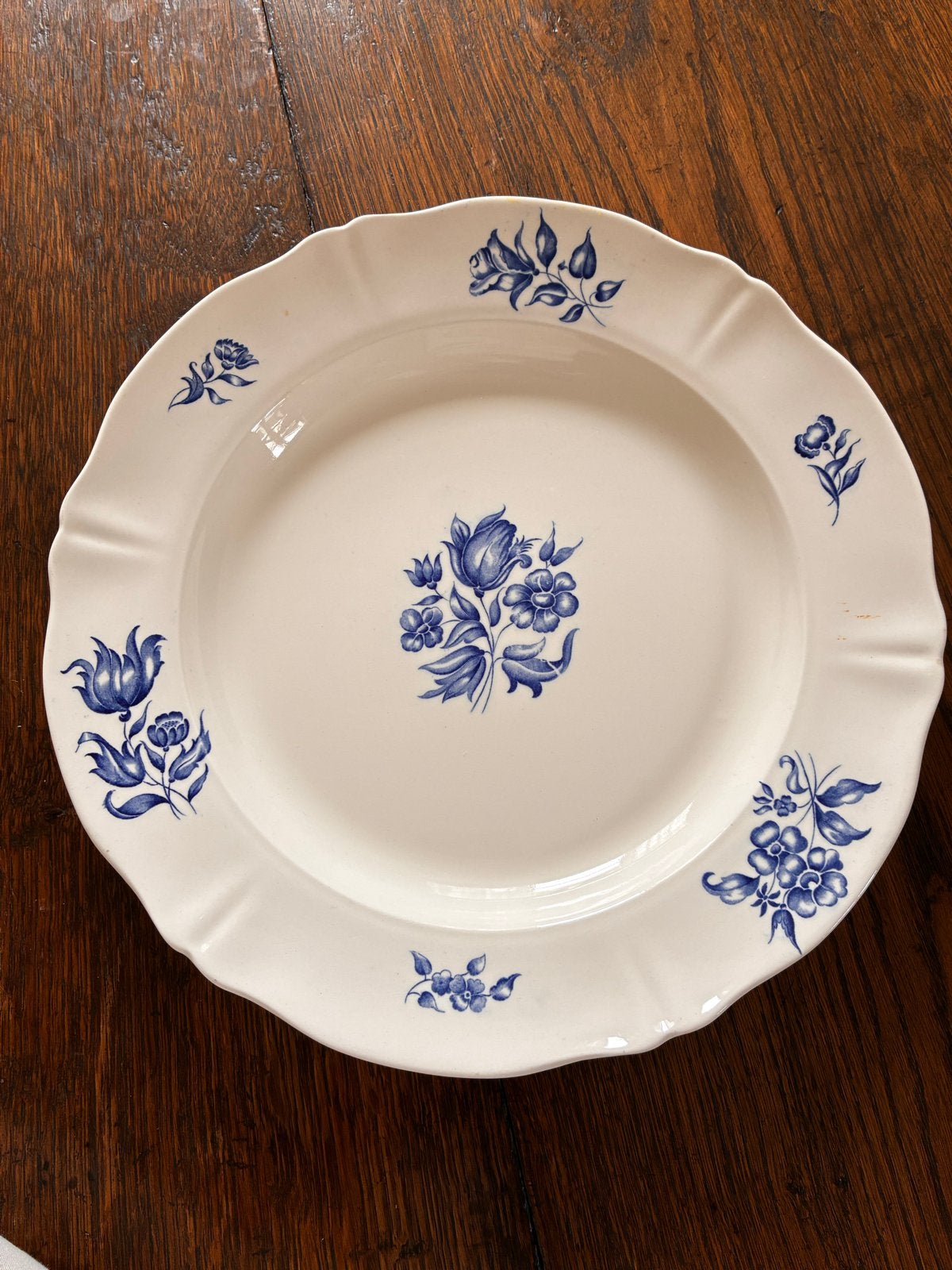 Regout Maastricht "Bouquet Bleu" bord, 30 cm, Antiek en Kunst, Antiek | Servies los, Ophalen