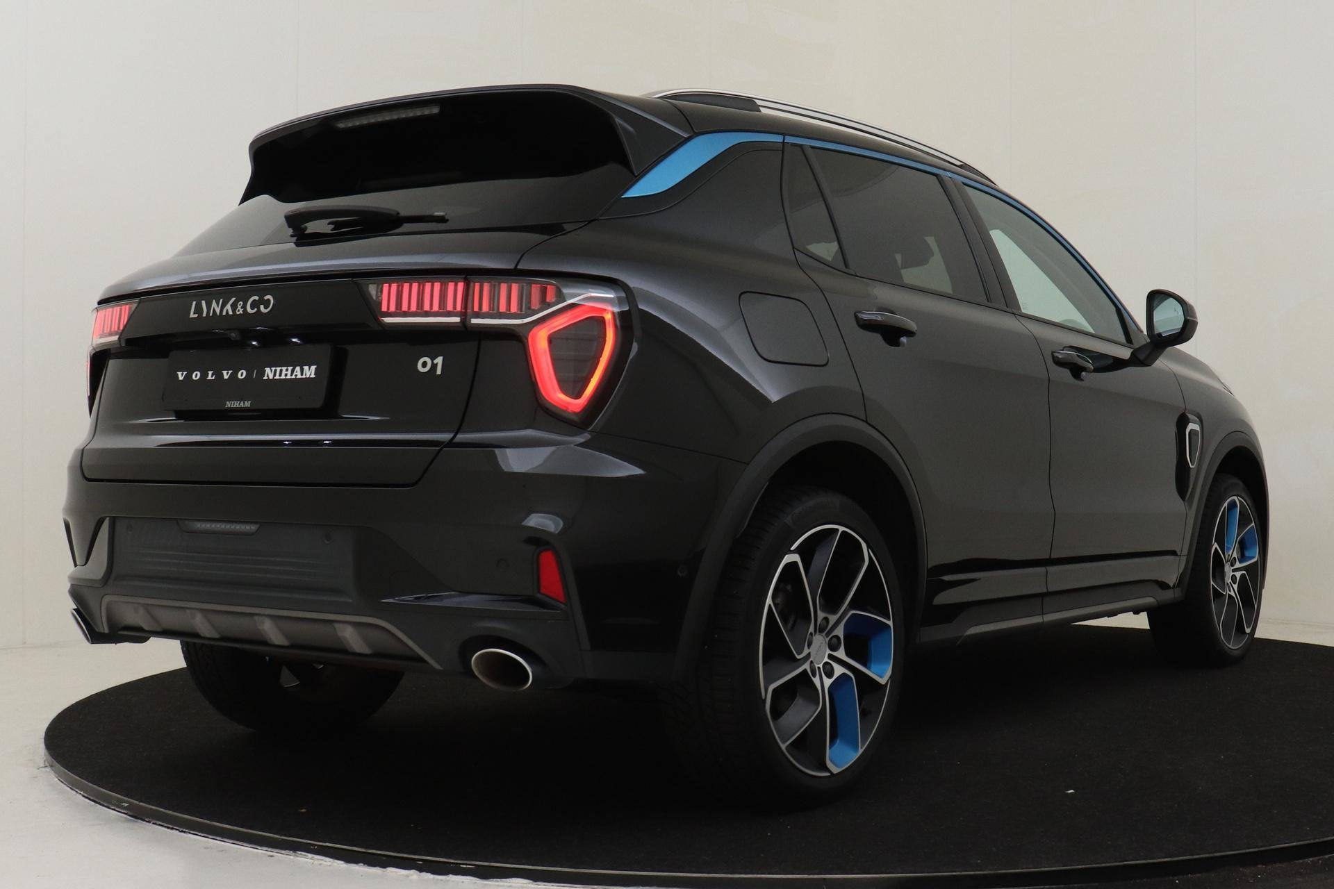 Lynk & Co 01 1.5 PHEV -PANO.DAK|ELEK.STOEL|HARMANINFINITY|36, Stof, Euro 6, Zwart, Plug-in hybride