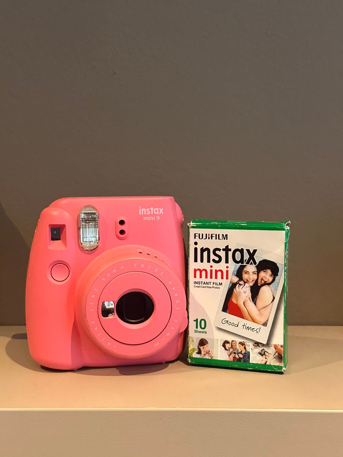 Fujifilm instax mini 9 roze met film, Ophalen of Verzenden, Zo goed als nieuw, Polaroid, Fuji