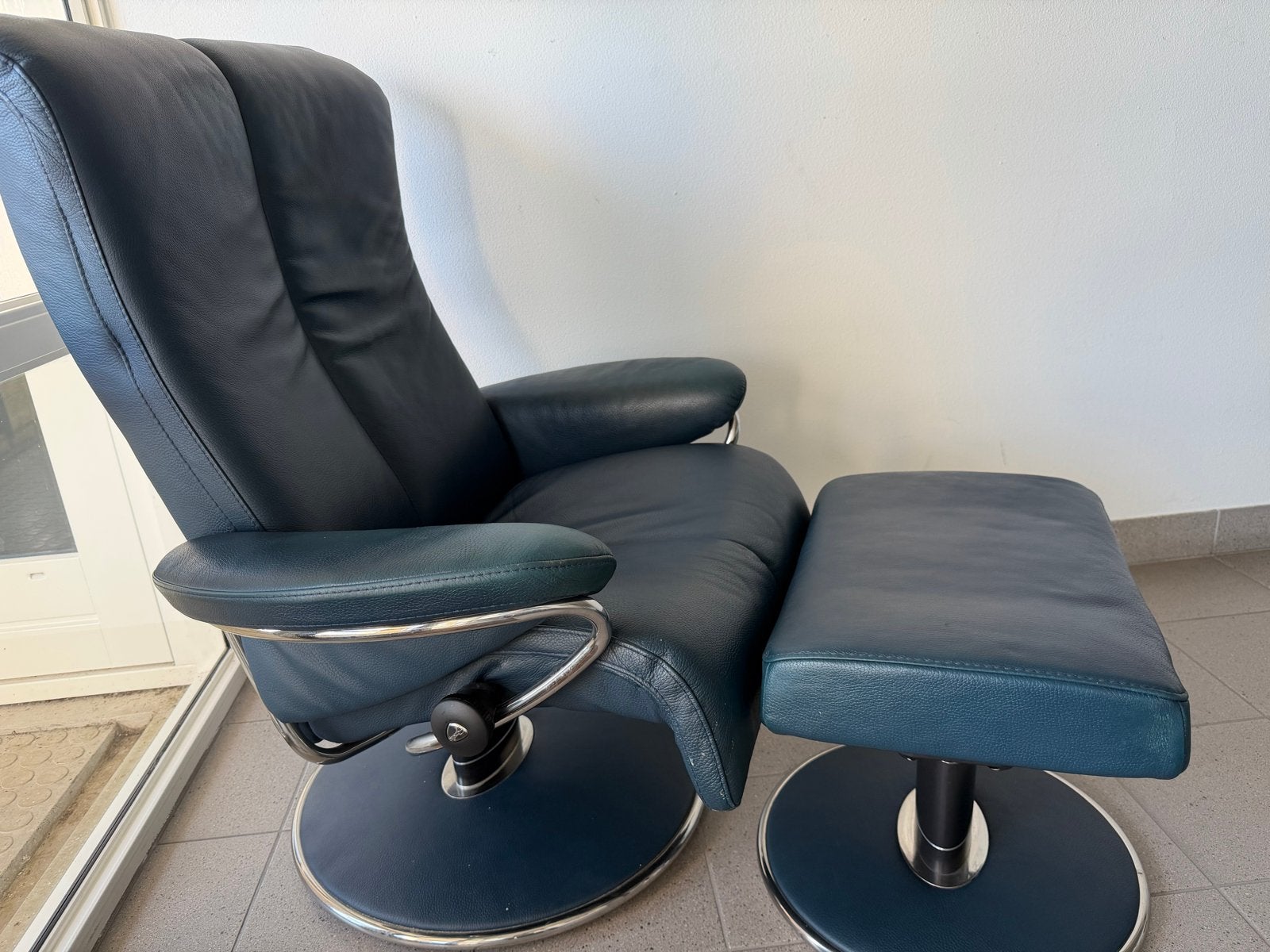 Stressless Blues relaxfauteuil met hocker, blauw leer, Ophalen, Gebruikt, Blauw, Leer