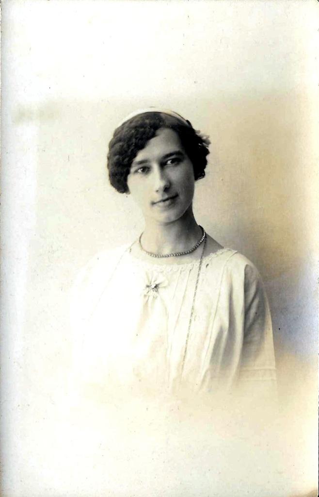 OUDE FOTOKAART * JONGE DAME MET HALSSNOER, Gebruikt, Verzenden, Foto, Voor 1940