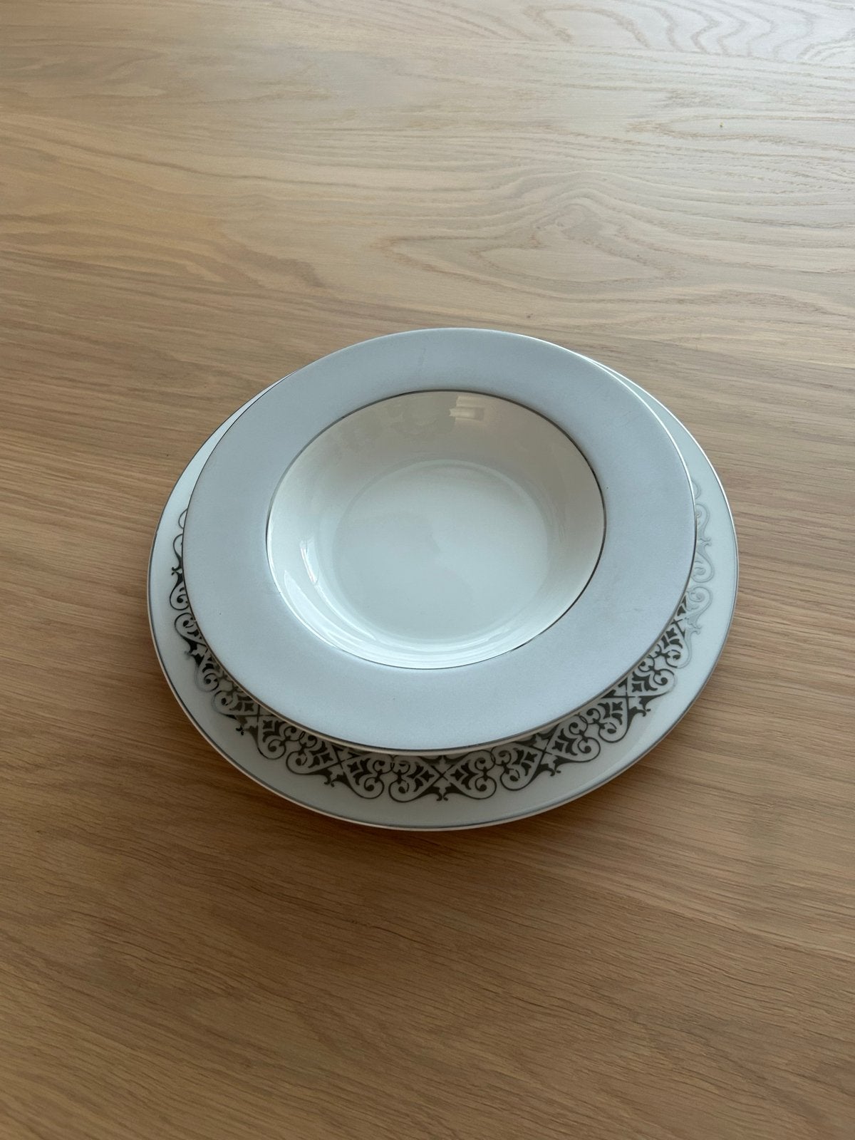 6-delig servies met gebloemde bordjes, combineerbaar, Ophalen of Verzenden, Gebruikt, Compleet servies
