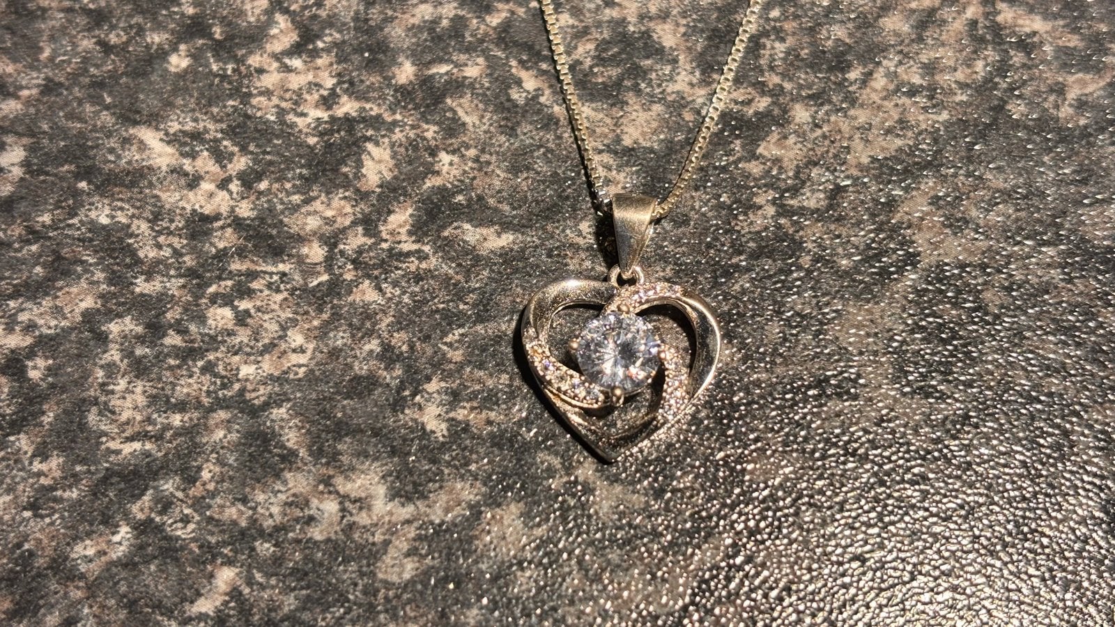 Pandora zilveren ketting met hartvormige hanger, Sieraden, Tassen en Uiterlijk, Kettingen, Ophalen of Verzenden, Zo goed als nieuw