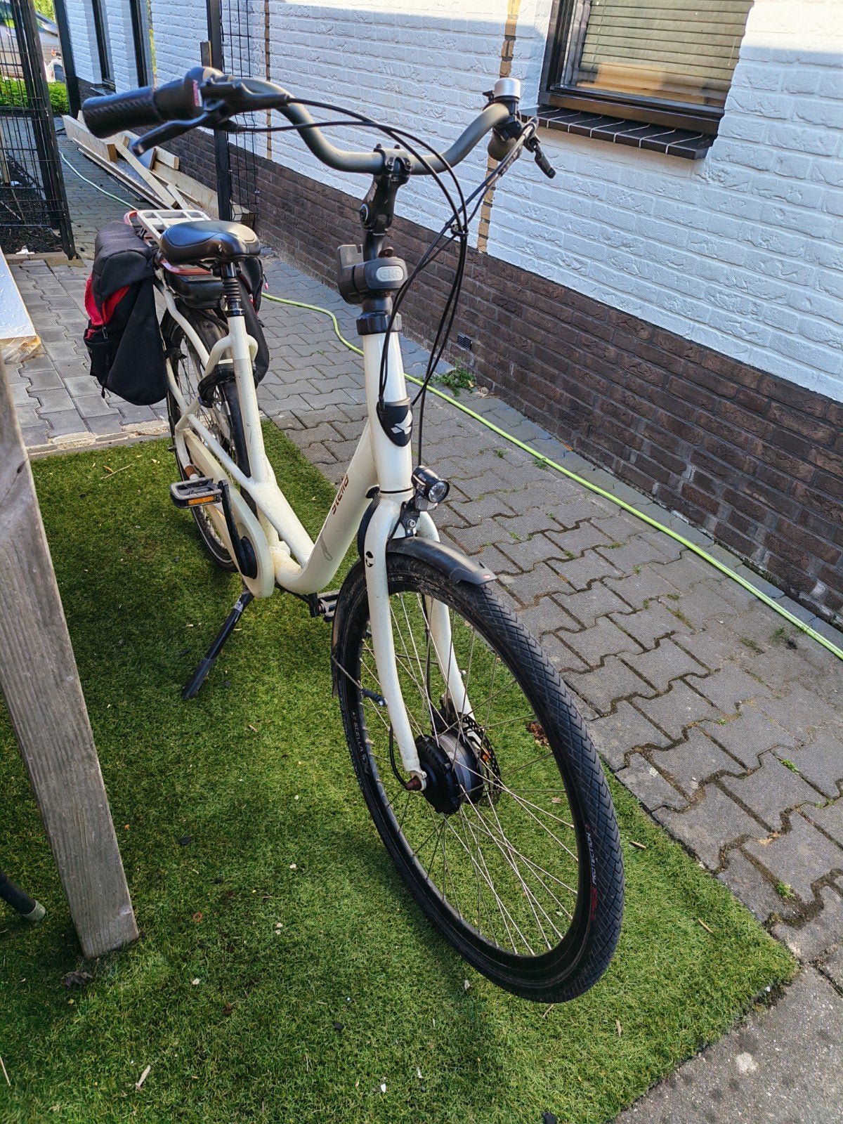 Stella Fiore moederfiets Crème FDST Comfort U N7D 28" M, 2 zitjes, Versnellingen, Schijfrem, Ophalen