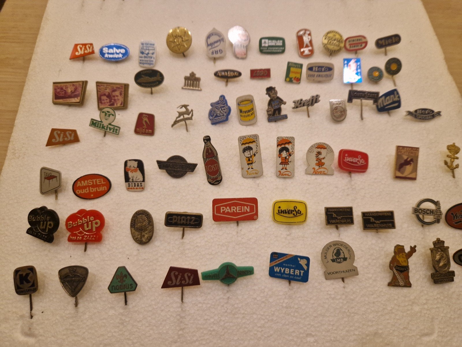 Grote collectie vintage reclame pins en speldjes, Ophalen of Verzenden, Gebruikt