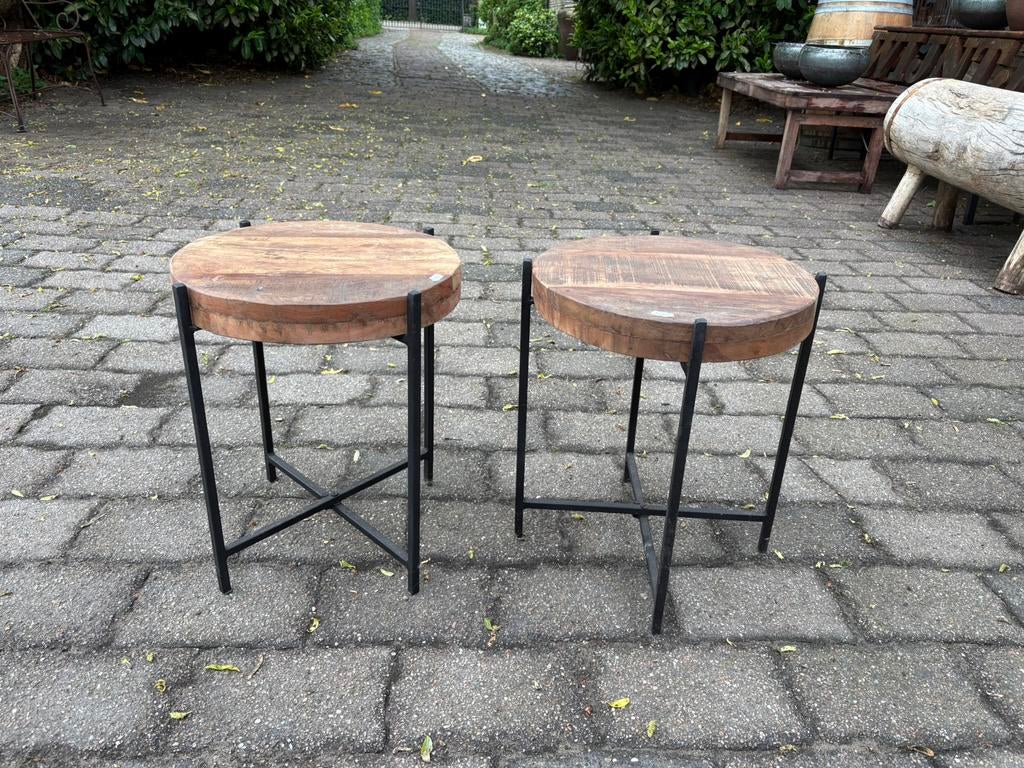Stoer bijzettafeltje / plantentafeltje, 45 tot 60 cm, Minder dan 55 cm, Rond, Nieuw