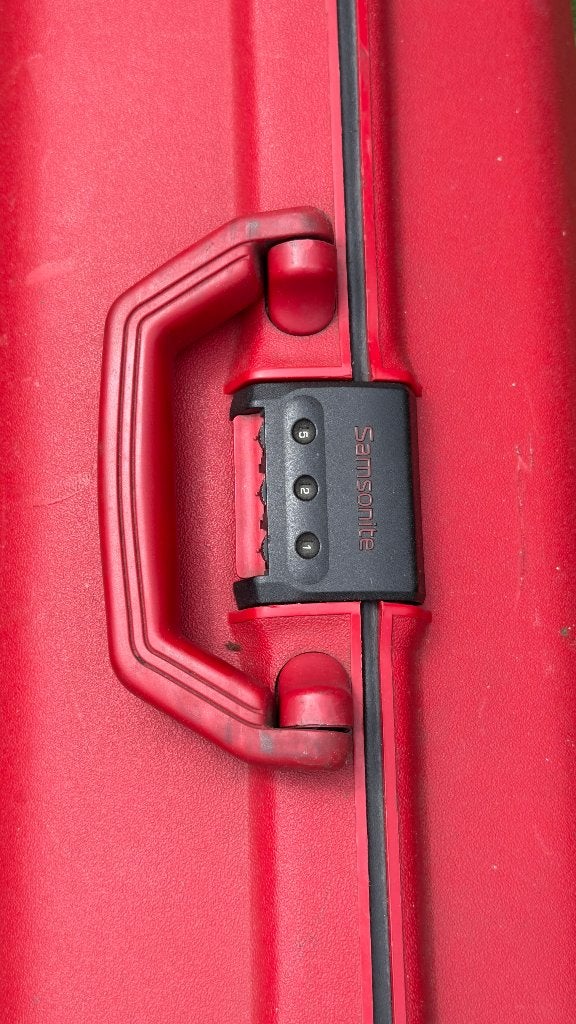 Foto 3 van Set van 2 koffers - Samsonite rode  koffer + zwarte trolley