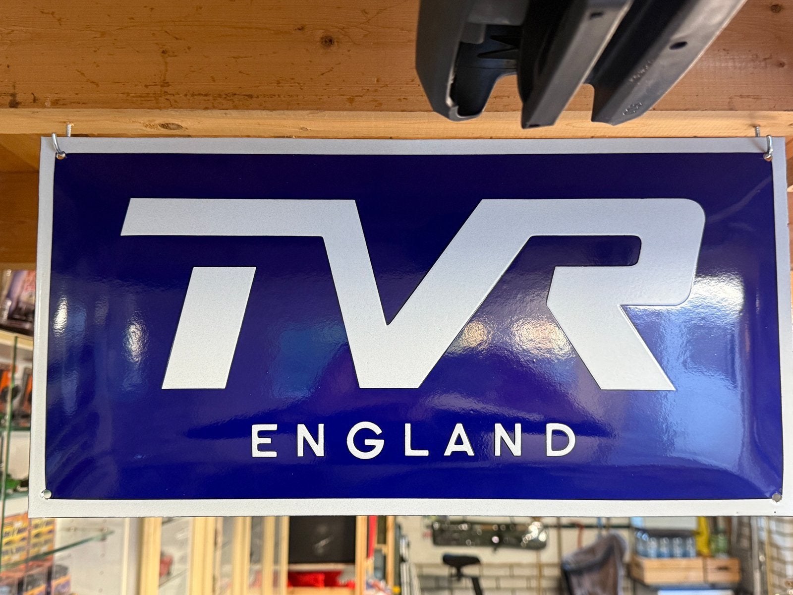 TVR emaille schild bord 50x25cm, Verzamelen, Automerken, Motoren en Formule 1, Ophalen of Verzenden, Zo goed als nieuw, Auto's