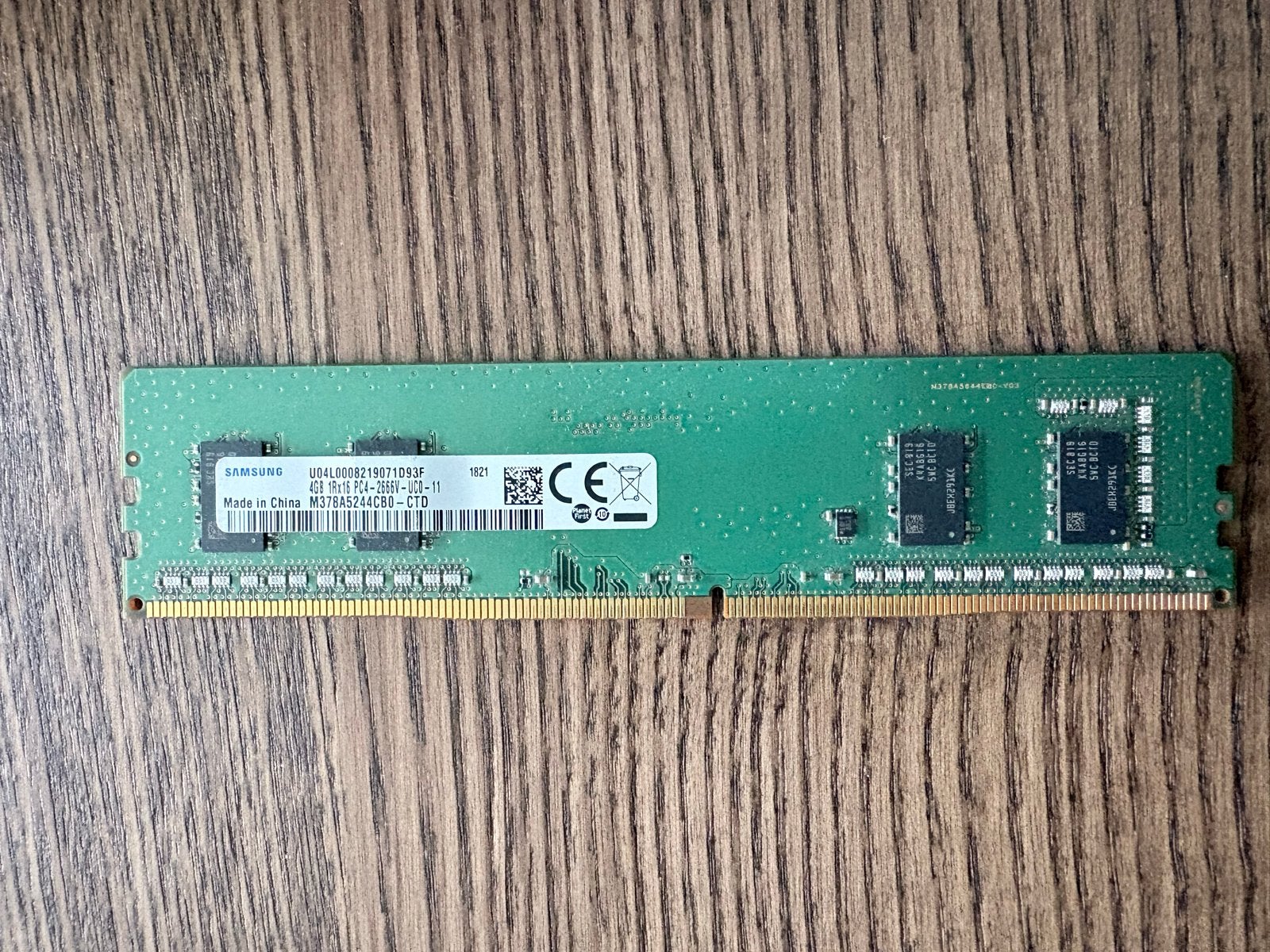 Samsung 4GB DDR4 RAM Geheugenmodule PC4-2666V, Computers en Software, Server, DDR4, Ophalen of Verzenden, Zo goed als nieuw