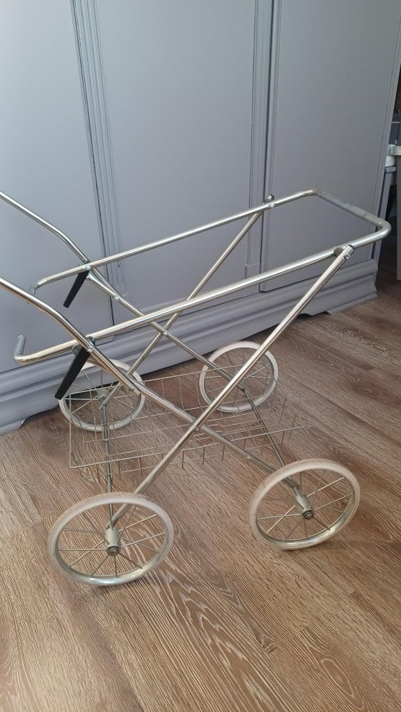 vinted poppenwagen, Ophalen, Gebruikt