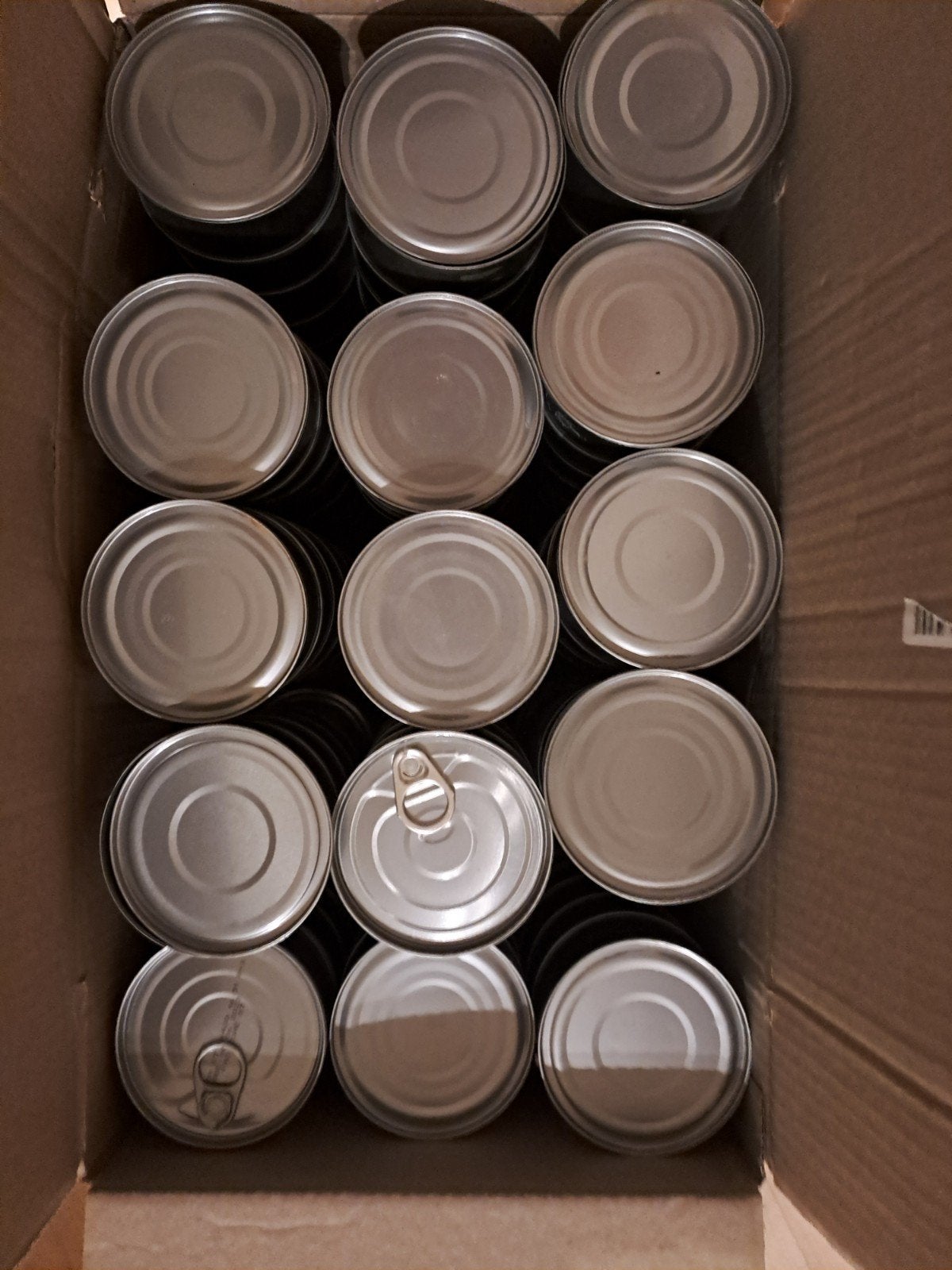 117 blikjes met deksel. Blikje is 4,5 hoog, 8,5 doorsnede., Ophalen
