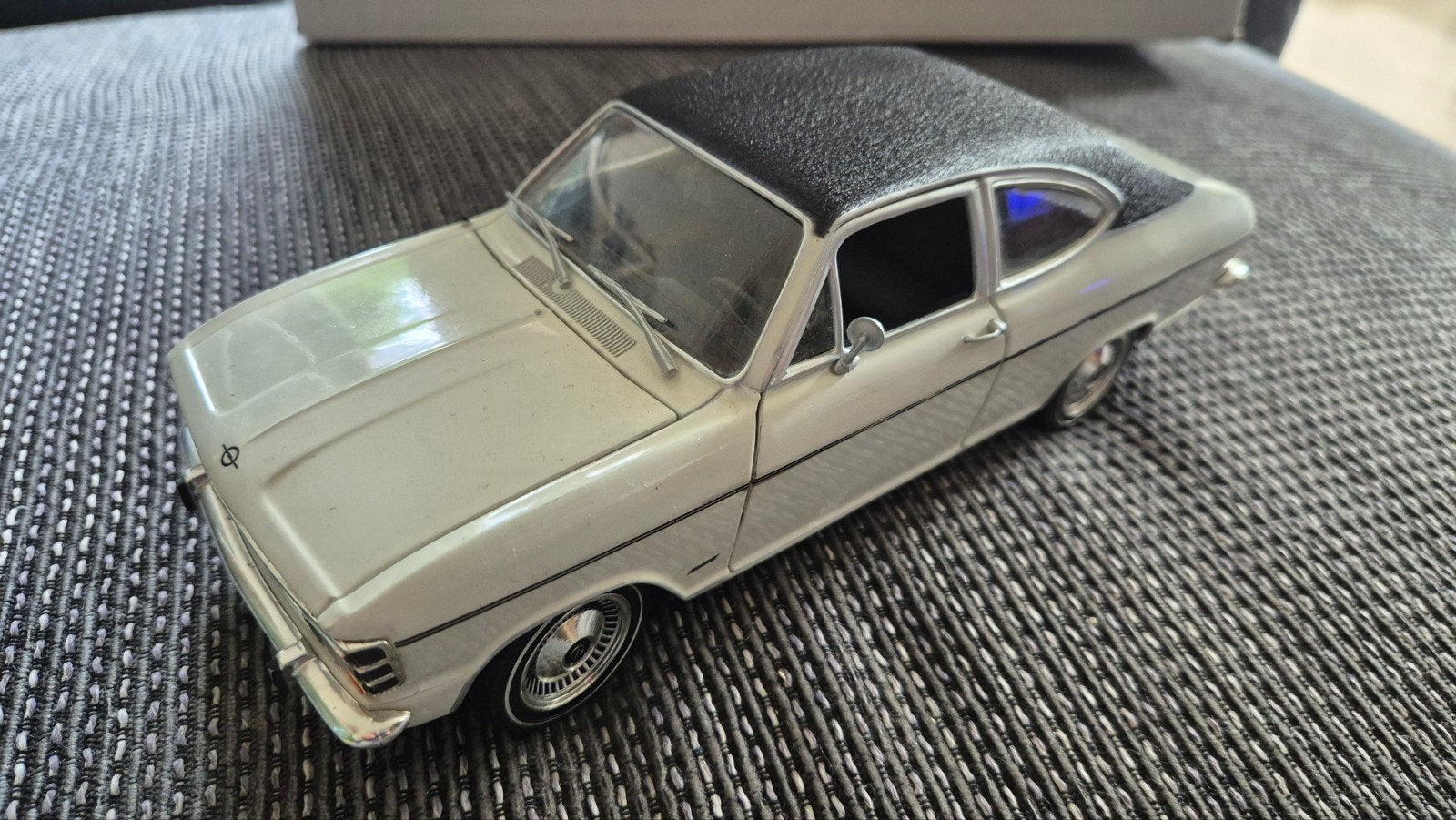 Opel Olympia A Coupé 1967 Revell 1:18, Ophalen of Verzenden, Gebruikt, Auto