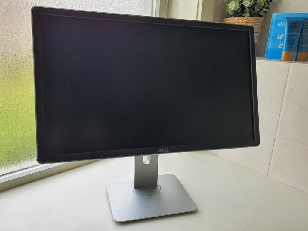 Dell monitor 23-24" IPS scherm - IPS - kantelbaar & Full HD!, Computers en Software, Monitoren, IPS, DisplayPort, Full HD, Ophalen of Verzenden