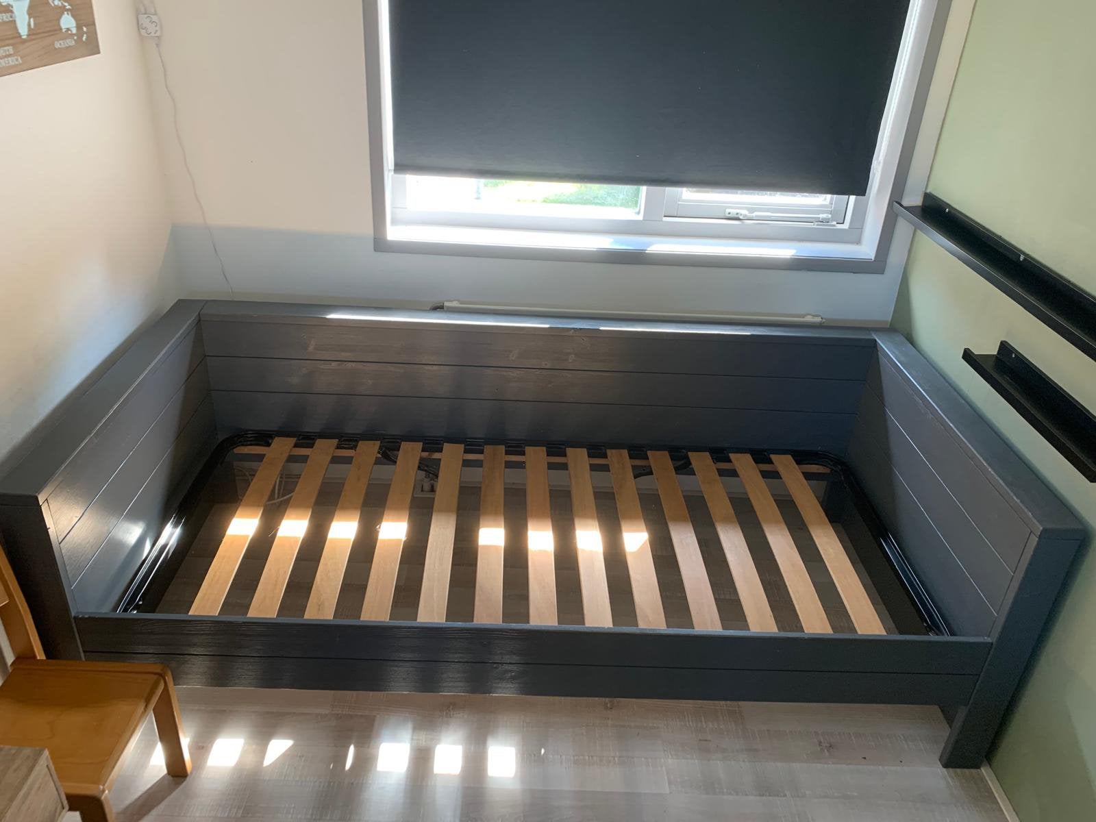 Bed , Dennis , grijs,90x200  (zonder lattenbodem ), Ophalen, Gebruikt, 90 cm, Eenpersoons