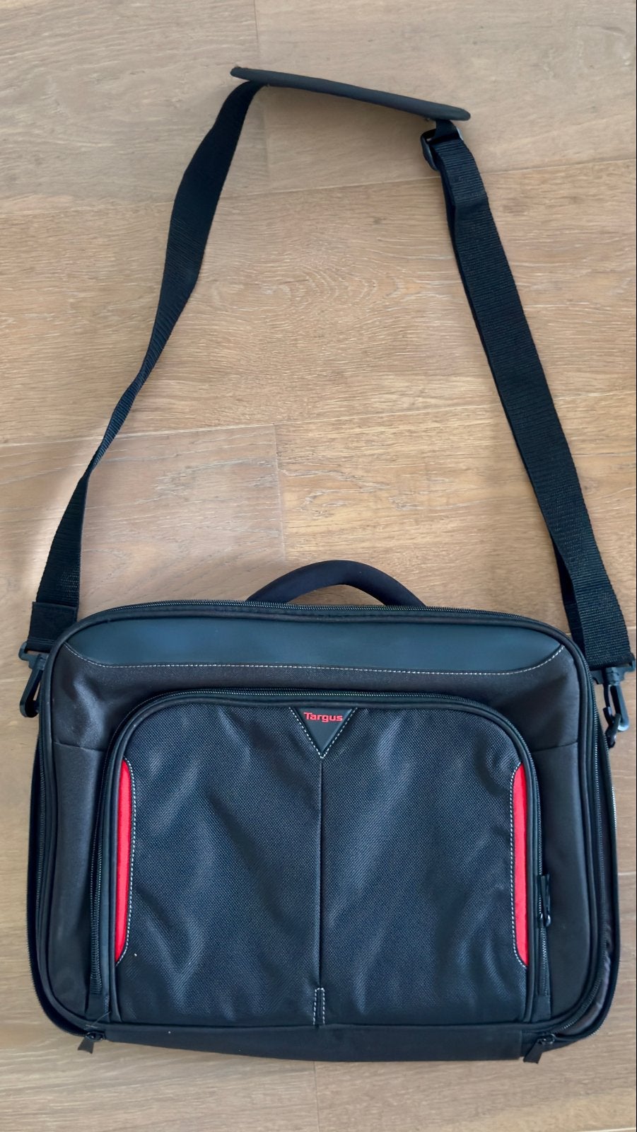 Targus CN415EU-72 Laptoptas - Zwart, Computers en Software, Gevoerd laptopvak, 15 inch, Ophalen of Verzenden, Zo goed als nieuw