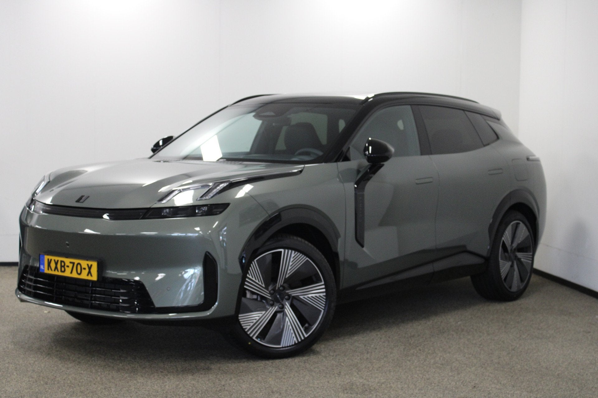 Lynk & Co 08 1.5 More (bj 2026, automaat), Auto's, Euro 6, 4 cilinders, 2087 kg, Leder en Stof